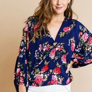 BNWT  Umgee Blue Floral Top Size XL